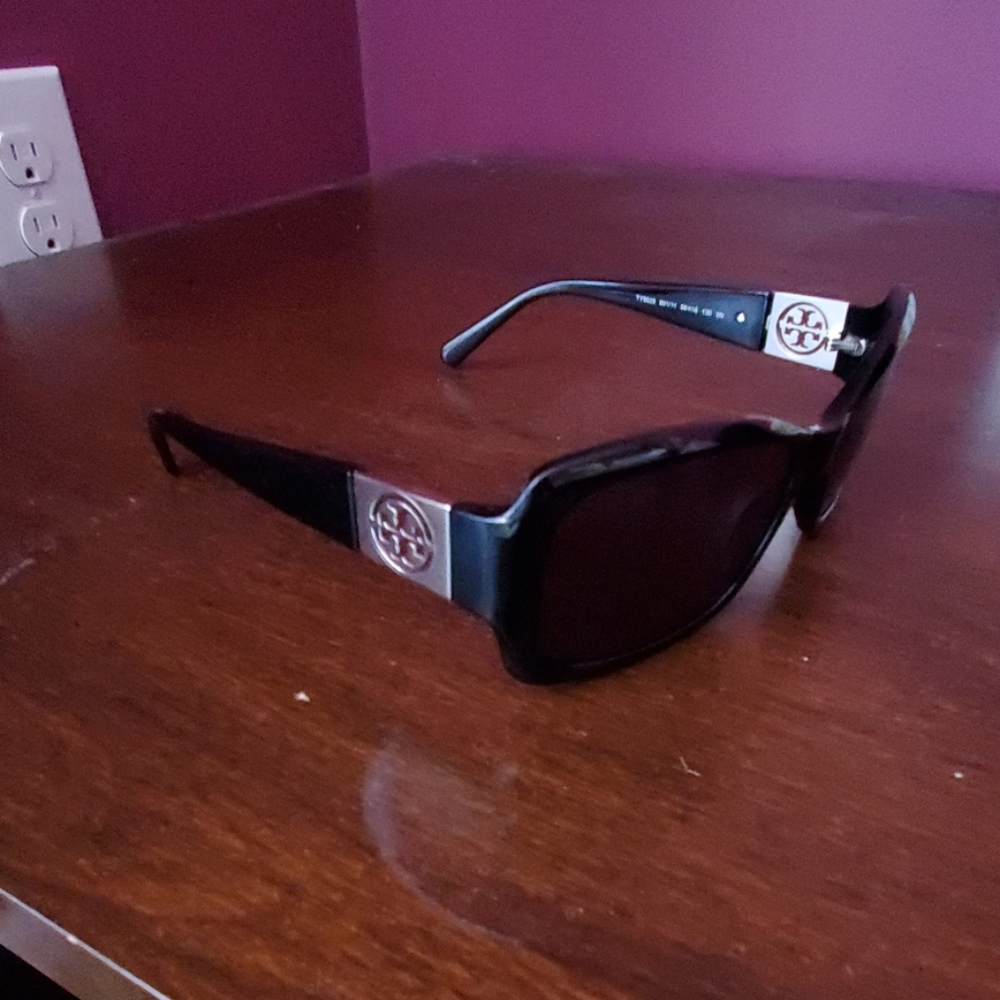 Tori Burch sun glasses